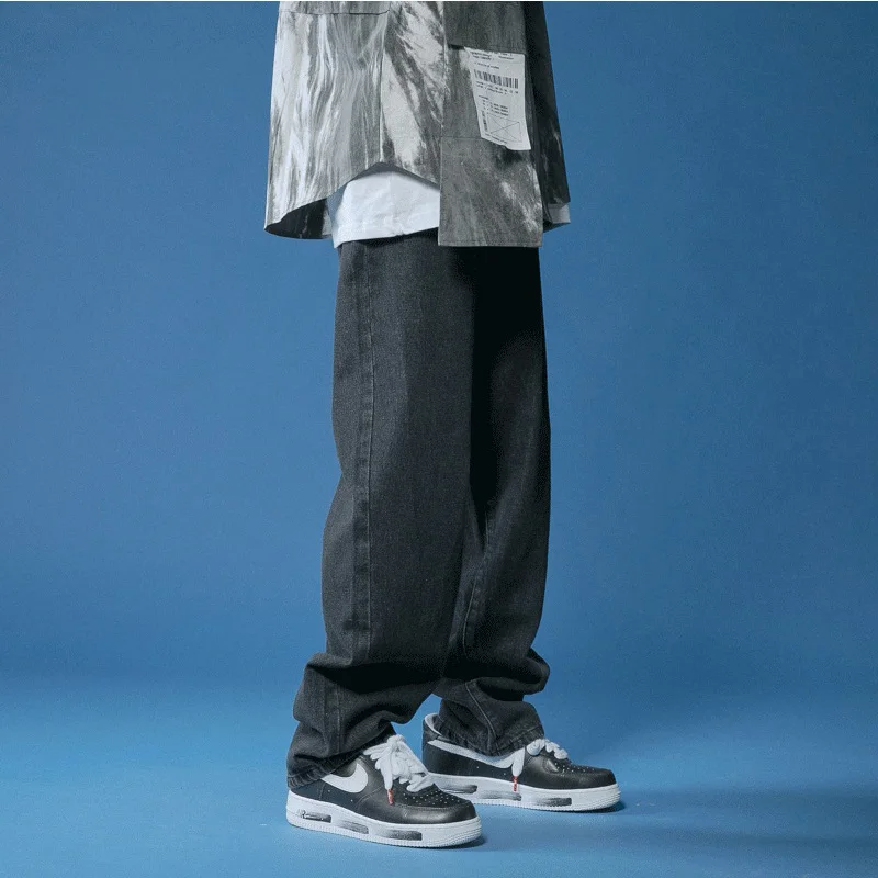 Relaxed-Fit Jeans