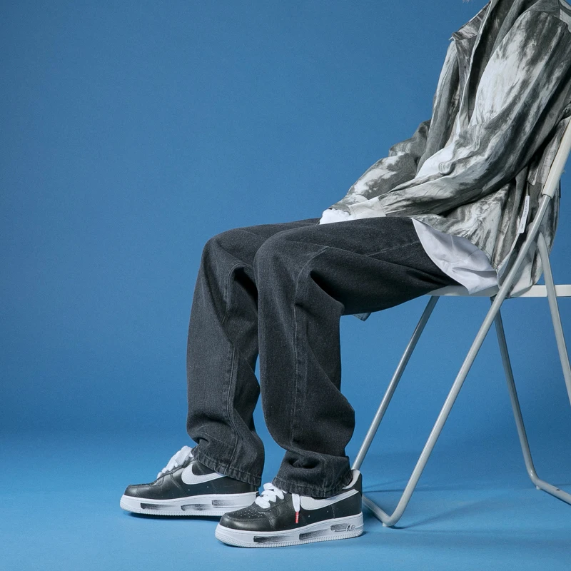 Relaxed-Fit Jeans